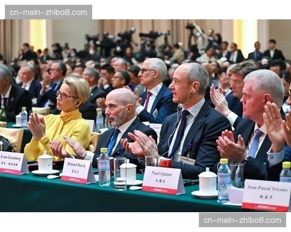 “深度报道：中性名政策三年后，多家俱乐部商业开发仍面临严峻挑战”